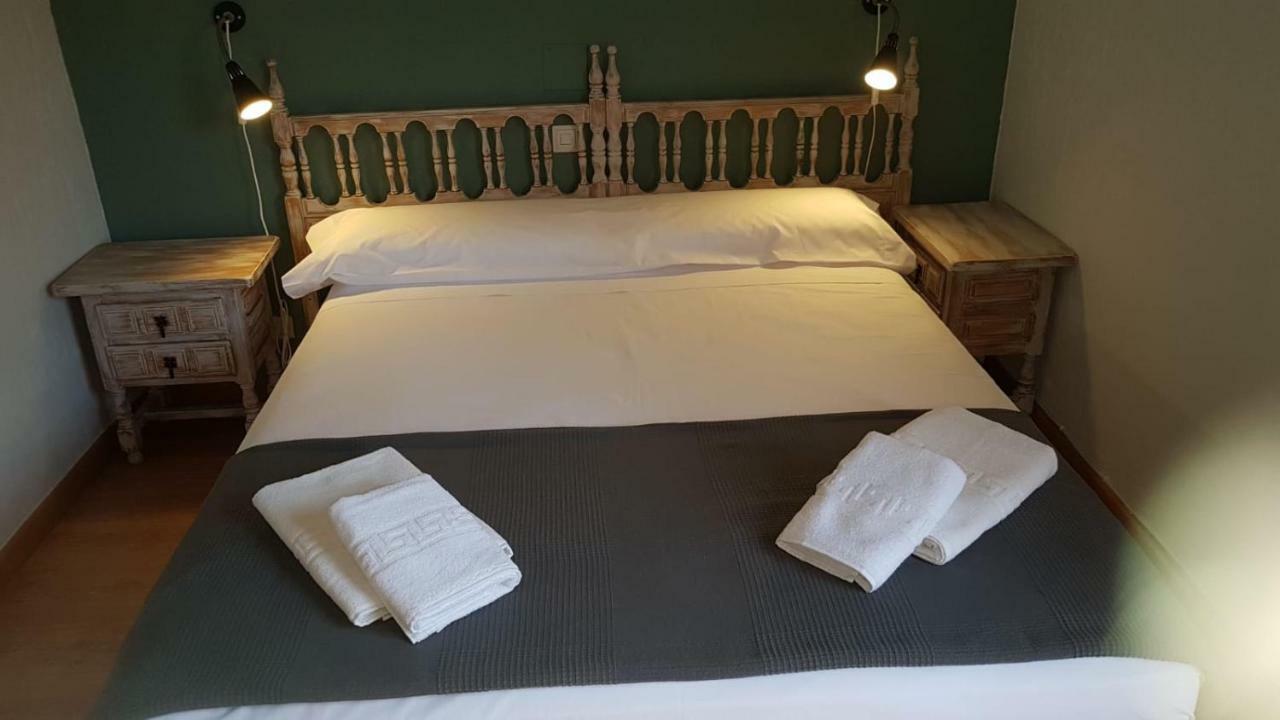 Hostal Becerril 贝塞里尔德拉谢拉 外观 照片